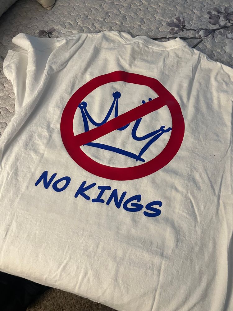 "No Kings" T-shirt